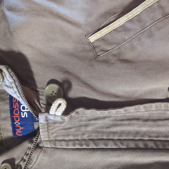 Army green bomber jacket! - Picture 2 of 5